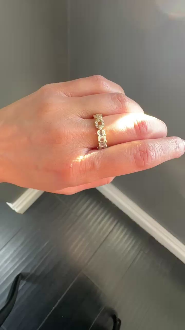 Yellow Gold HALF ETERNITY HALF LINK RING 2.73 cts.