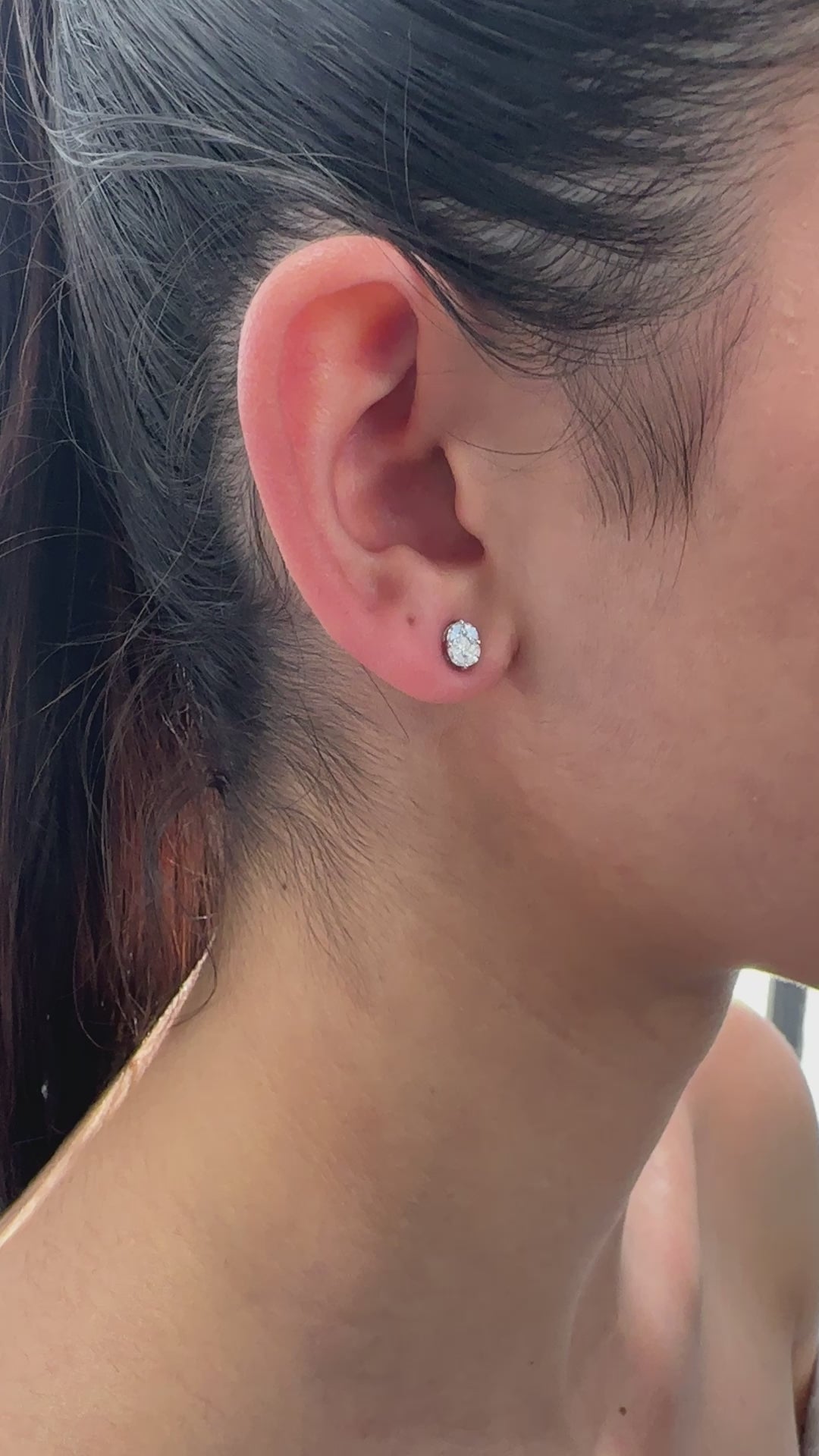 White Gold ILLUSION Studs 0.5 cts.