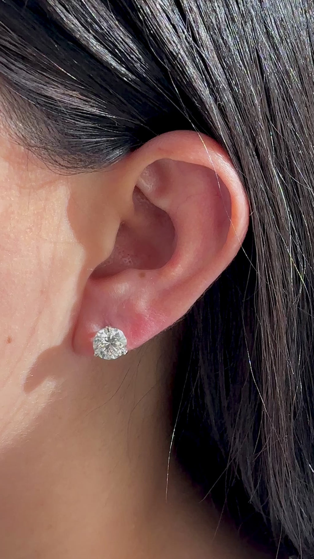 White Gold - Studs 3 cts.
