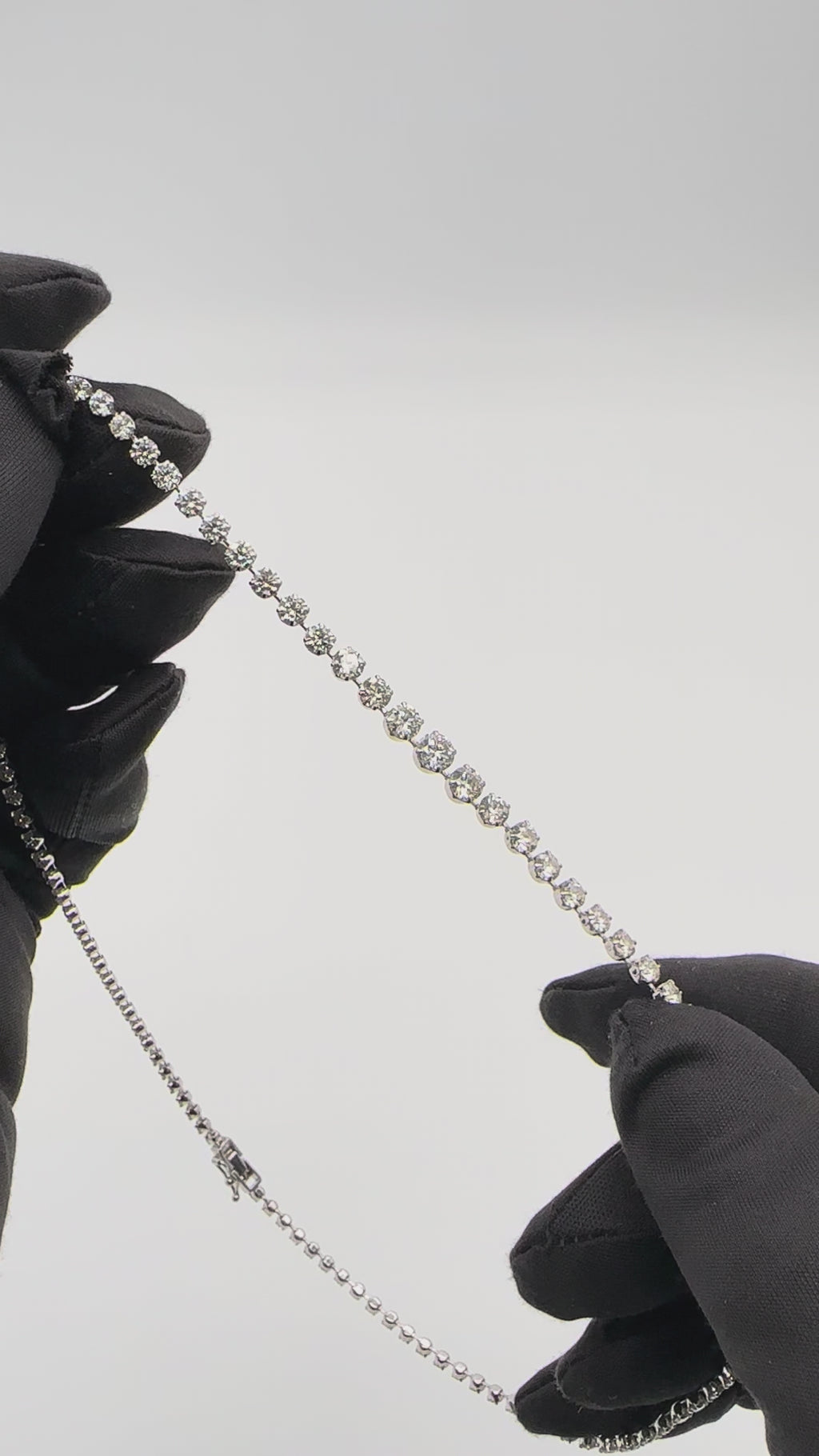 Platinum GRADUAL Tennis Necklace 10 cts.