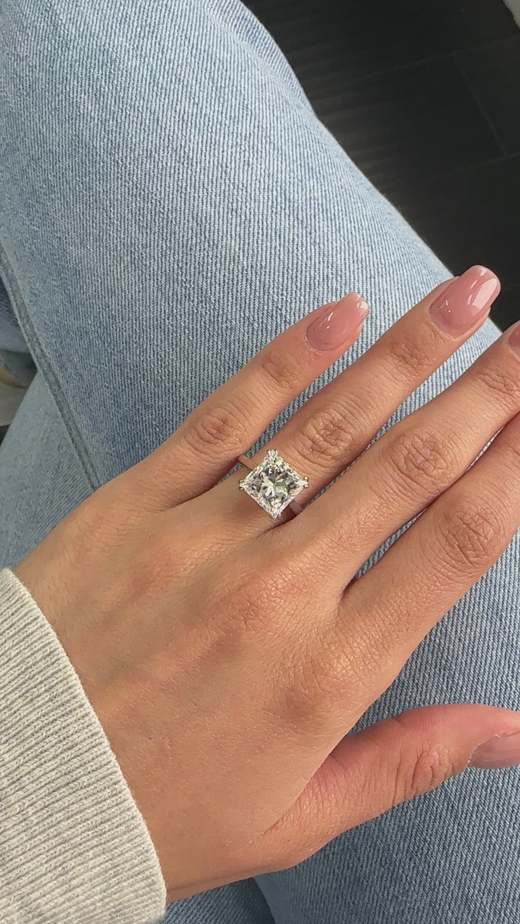 White Gold SOLITAIRE - PRINCESS CUT CENTER STONE G VVS2 (GIA) Engagement Ring 4.35 cts.