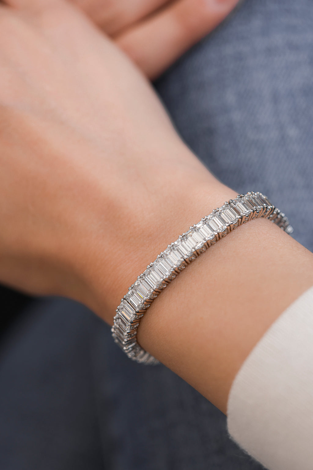 Classic Diamond Tennis Bracelet in 14K White Gold, 24.50ct B-2450
