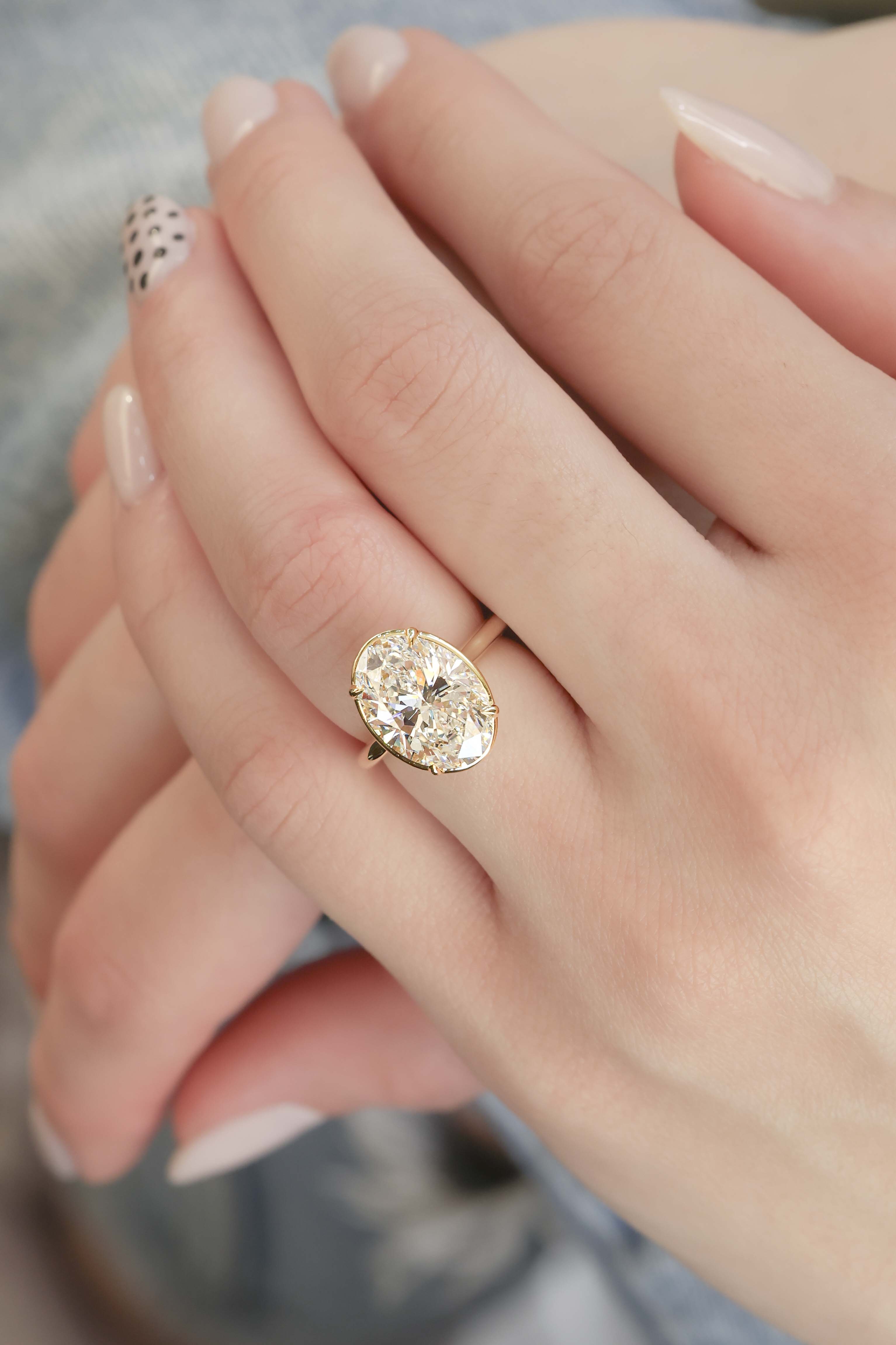 Thin Bezel Oval Diamond 18KT Yellow Gold Solitaire 5.45ct R-7011OV