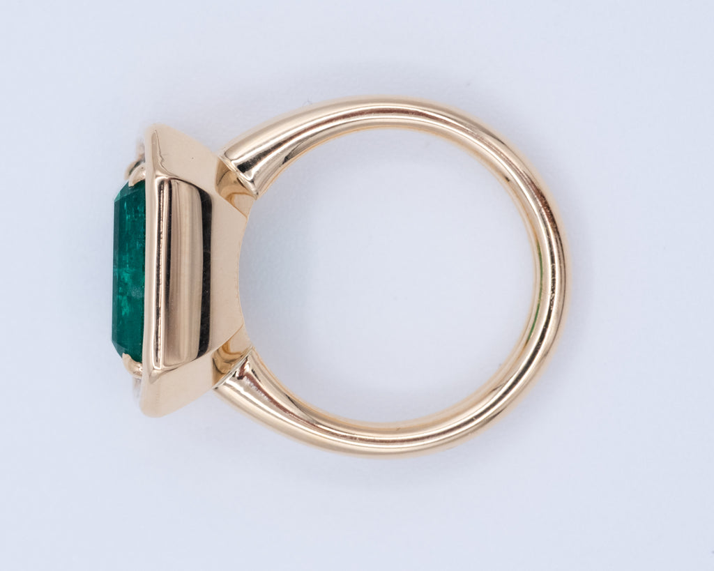 Emerald East-West Solitaire Ring 5.33 ct.