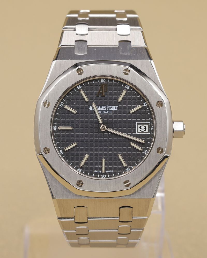 Audemars Piguet Royal Oak "Jumbo" Extra-Thin Blue Dial on Bracelet 15202ST.OO.0944ST.02 Archives and Box 2003