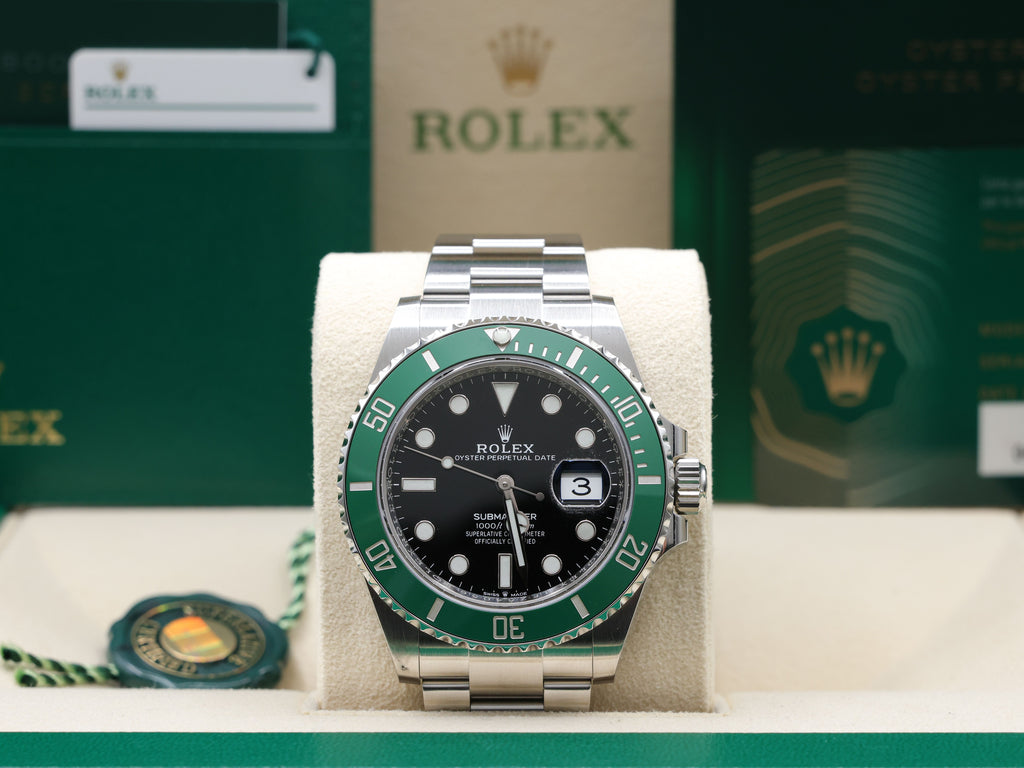 Rolex Submariner Black Dial on Oyster 126610LV Complete 2022