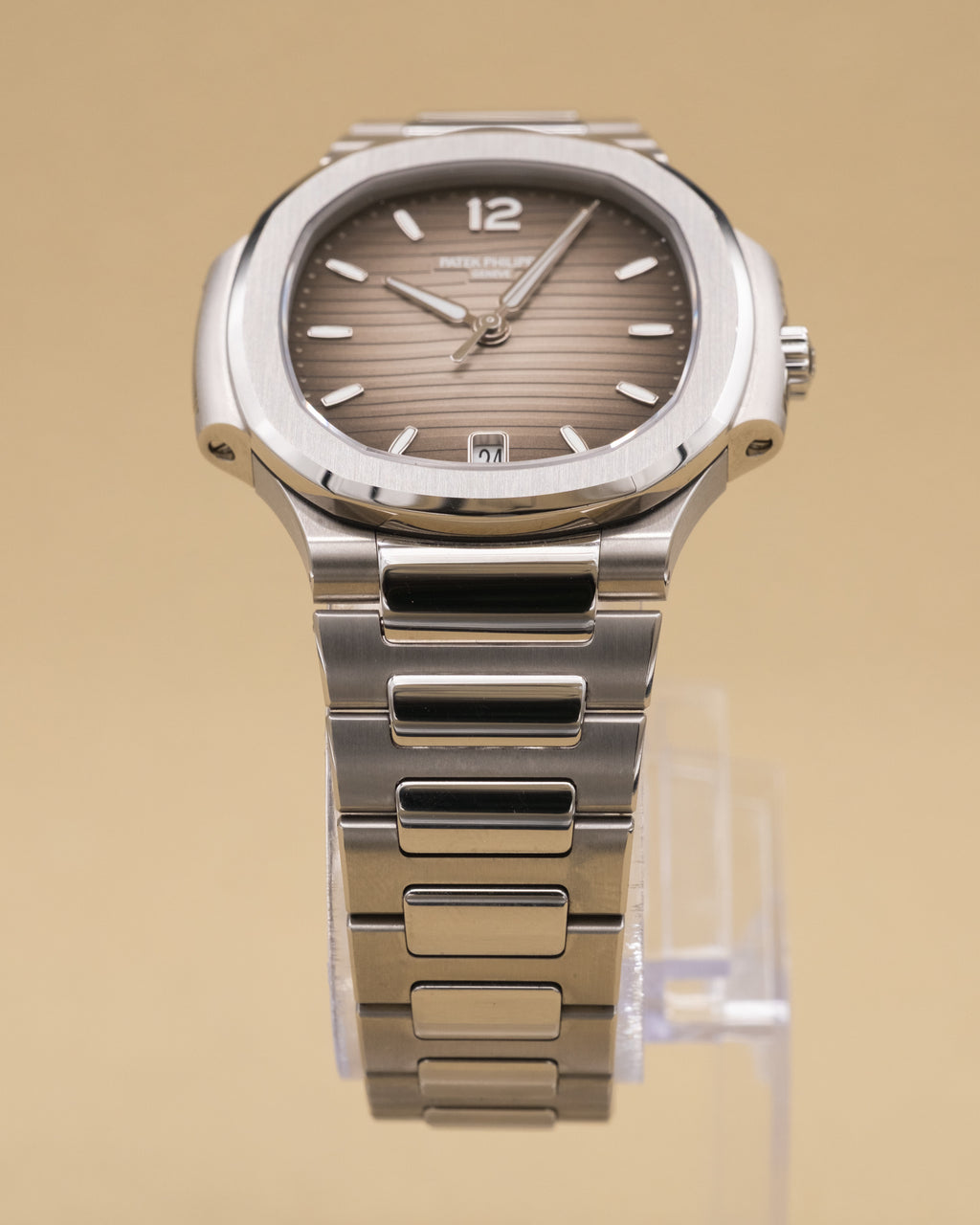 Patek Philippe Ladies Nautilus Smoke Gray Dial on Bracelet 7118/1A-011 Complete 2022