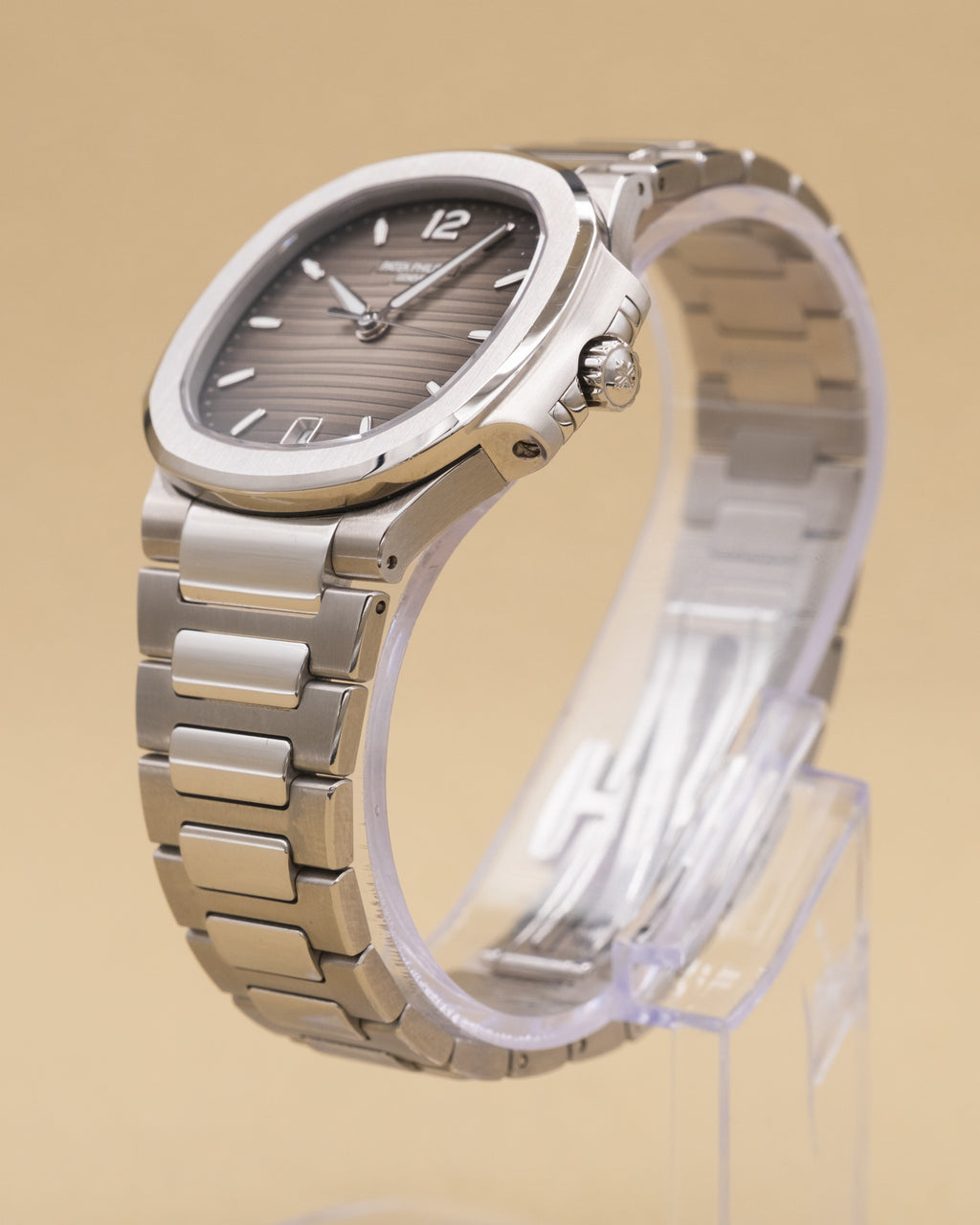 Patek Philippe Ladies Nautilus Smoke Gray Dial on Bracelet 7118/1A-011 Complete 2022