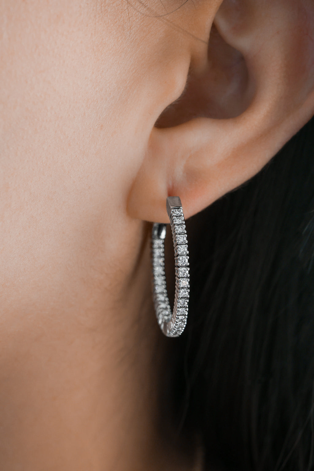 White Gold FLEXIBLE (1 YG -1 WG) 1.7 MM Hoops 1.15 cts.