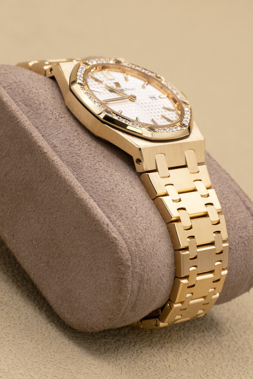 Audemars Piguet Royal Oak Quartz Ladies Silver Dial on Bracelet 67651BA.ZZ.1261BA.01 Complete 2017