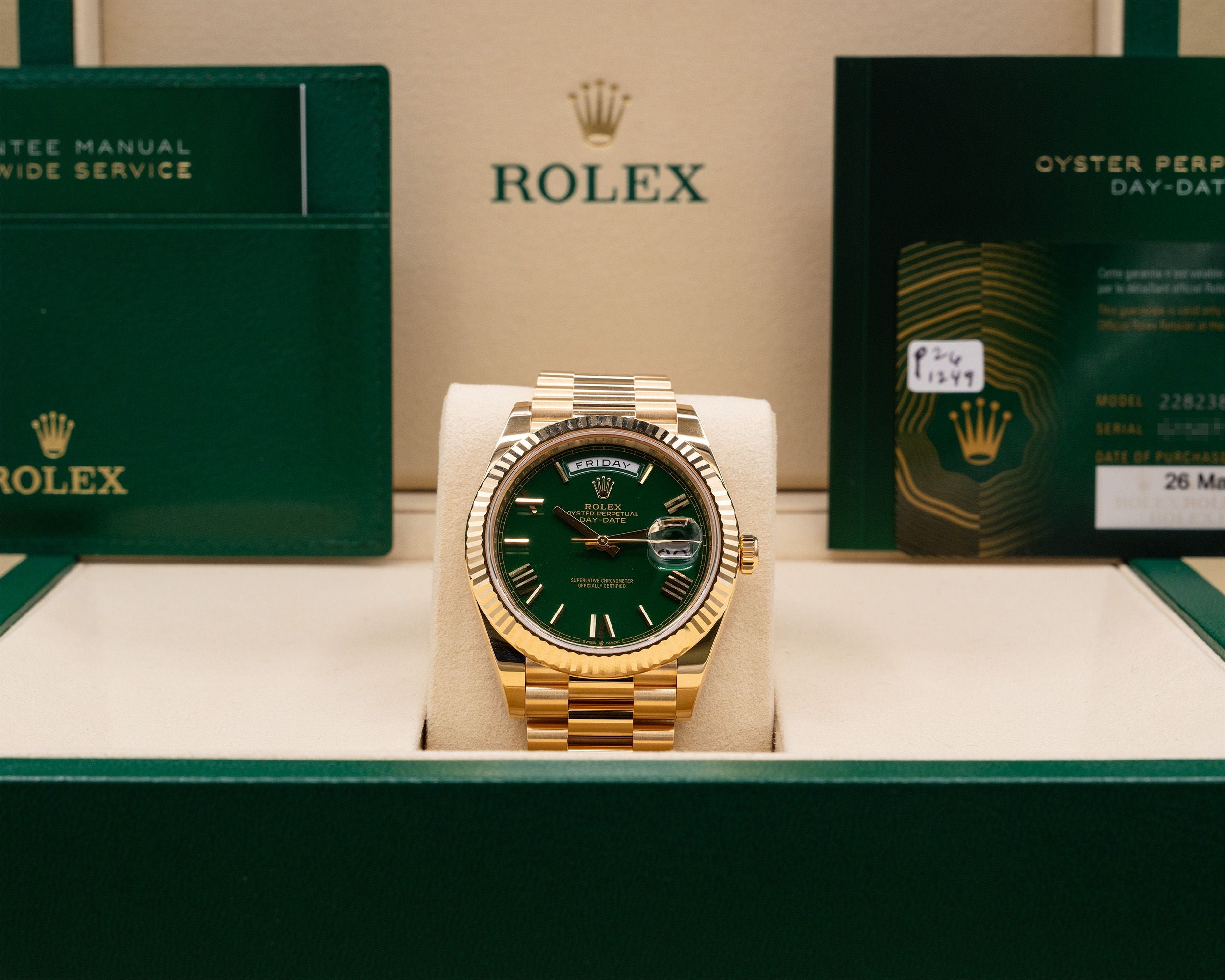 Rolex Day-Date 40 Green Roman Dial on President 228238 Complete 2026