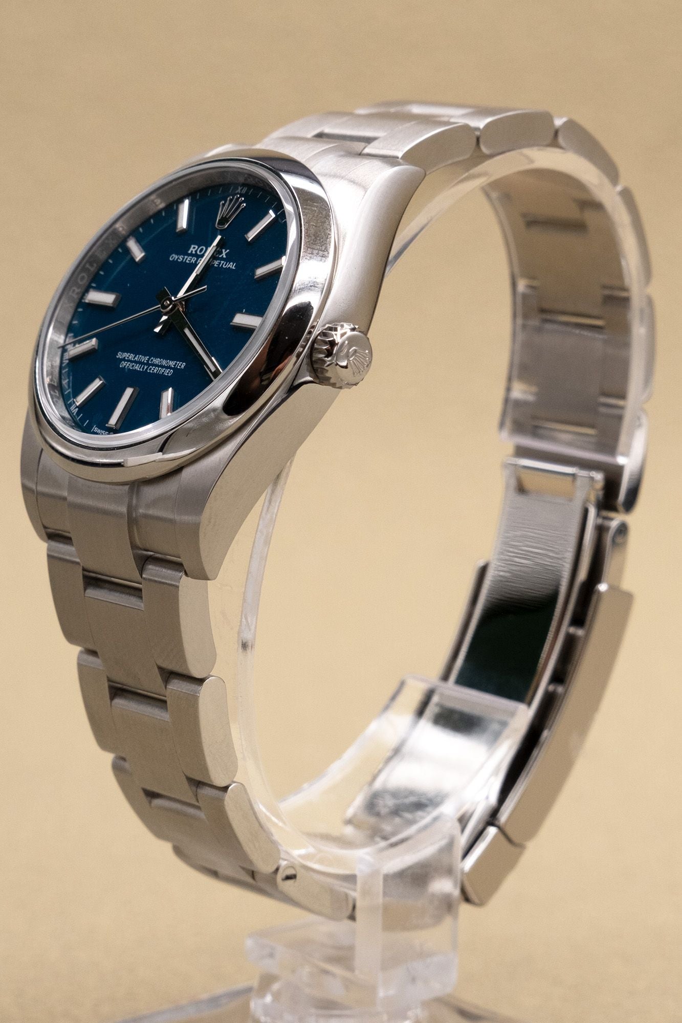 Rolex Oyster Perpetual 34 Blue Index Dial on Oyster 124200 Complete 2026